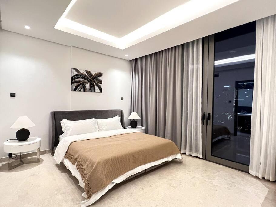 Full Burj Khalifa View, Business Bay, Dubai, 2 Bhk Apartment *