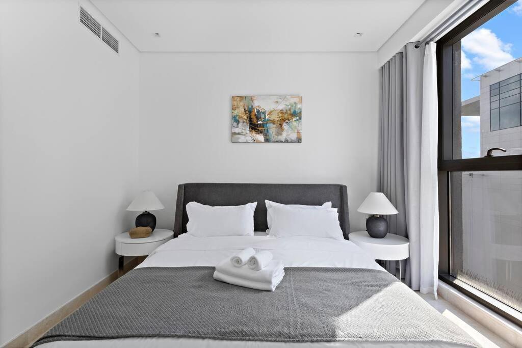 Full Burj Khalifa View, Business Bay, Dubai, 2 Bhk Apartment Dubai